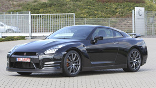 2013 Nissan GT-R R35 - 10.87 seconds at 1/4 Mile with 201 km/h
