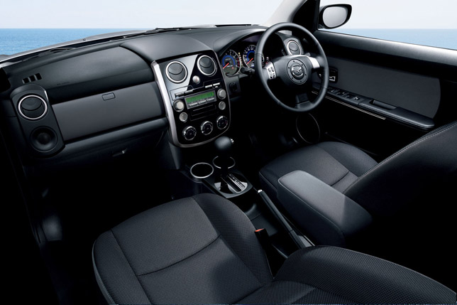 2012 Mazda Verisa Interior