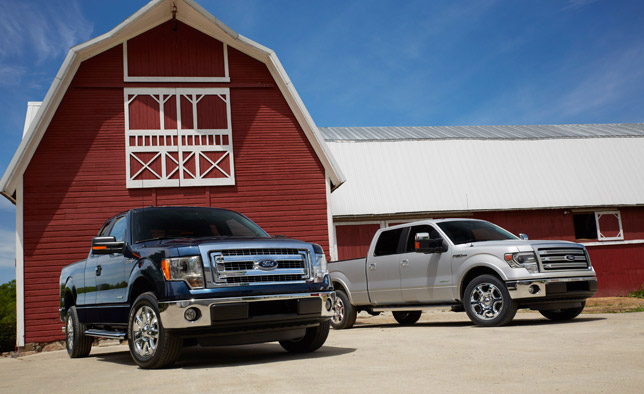2013 Ford F-150 XLT (left) and Lariat (right)