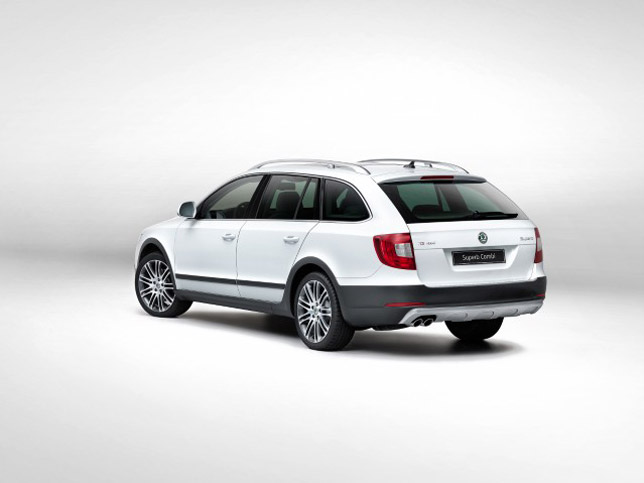 2013 Skoda Superb Combi Outdoor 