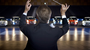 london philharmonic orchestra plays the mini [video]