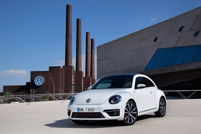 2013-Volkswagen-Beetle-R-Line-651