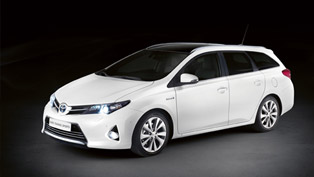 toyota auris touring sports revealed in paris