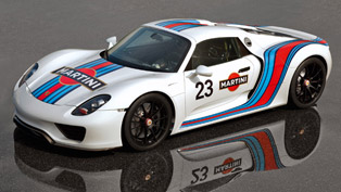 walter rohrl driving the 918 spyder at the nurburgring