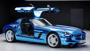 Mercedes-Benz SLS AMG Coupe Electric Drive [video]