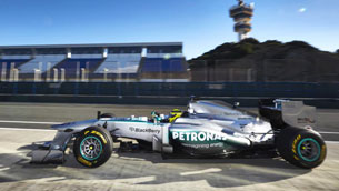 mercedes-benz amg petronas f1w04 silver arrow revealed [video]