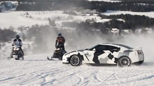 nissan gt-r conquers a skislope [video]