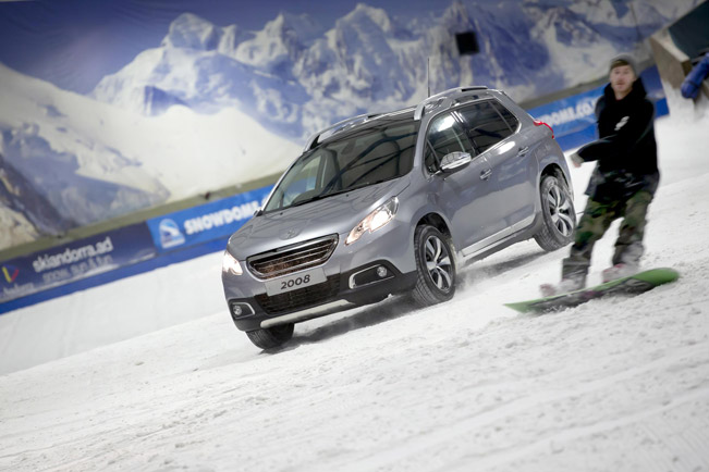 Peugeot-2008-Crossover-at-the-Tamworth-Snowdome-651
