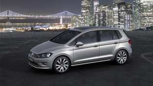 volkswagen golf sportsvan concept debuts in frankfurt