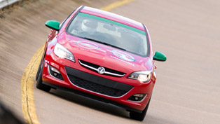 vauxhall astra - 18 speed endurance records in 24 hours [video]