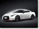 2014-Nissan-GT-R-Nismo-shadow