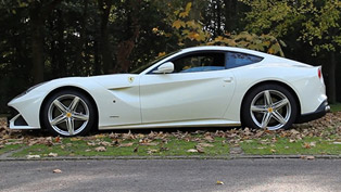 ferrari f12berlinetta on german autobahn [video]