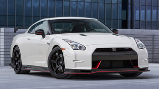 2015 gt-r nismo and 370z nismo safety car on display at sema show