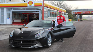clocking up the miles: kimi and the f12 berlinetta [video]