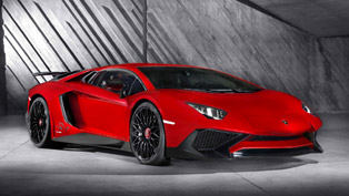lamborghini aventador lp750-4 superveloce: lighter and more powerful [video]
