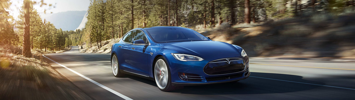 Tesla Model S 70D in Ocean Blue