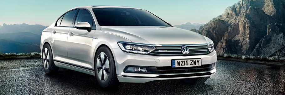 Volkswagen Passat BlueMotion Front View