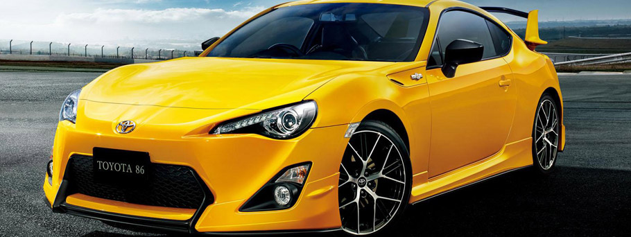 Toyota 86 Yellow Limited Exterior Front View