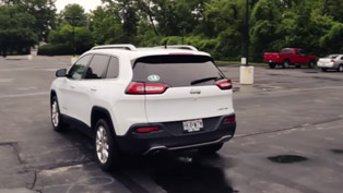 How to Hijack a Jeep Cherokee Over the Internet? [VIDEO]