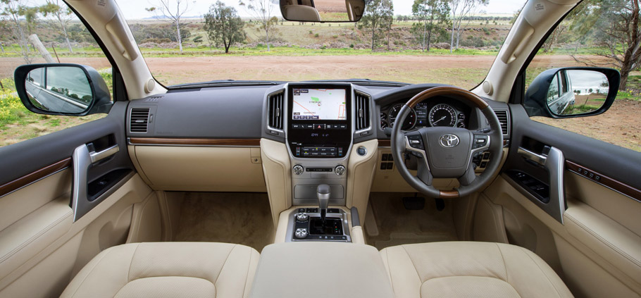 2016 Toyota Land Cruiser Facelift Interior 