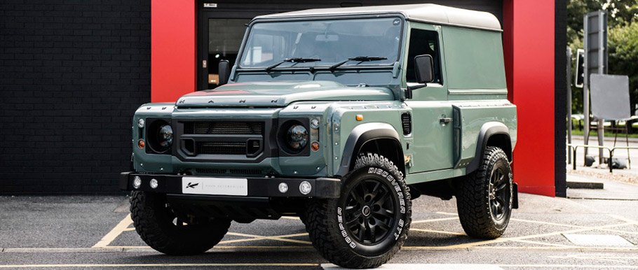 Land Rover Defender Hard Top CWT by Kahn front view 