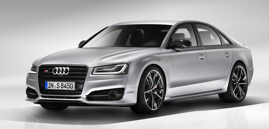 2016 Audi S8 plus Front and Side View