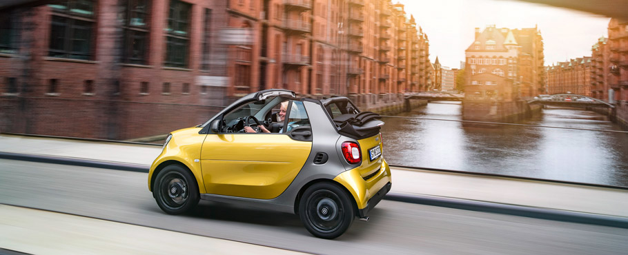 smart fortwo cabrio Side View