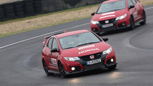 immerse yourself in the 360 experience of honda moto gp vs type r vs touring [video]