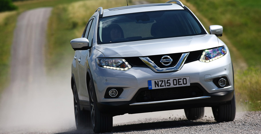 Nissan X-Trail Front View