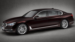 Luxurious and Agile: BMW M770Li xDrive at the Geneva Show. What Does it Offer?