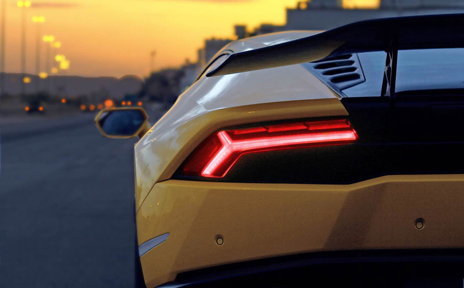 DMC Lamborghini Huracan Simplicity  Rear View