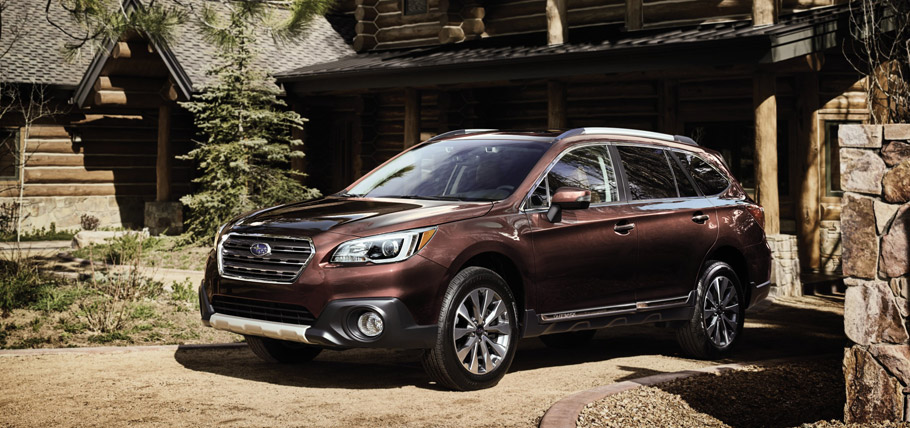 2017 Subaru Outback Touring front view