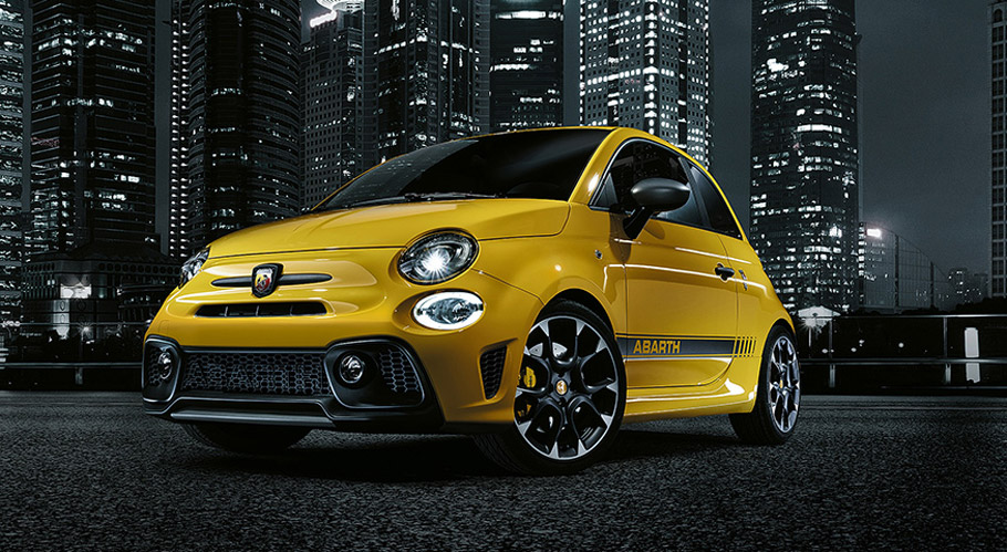 Abarth 595 front view 