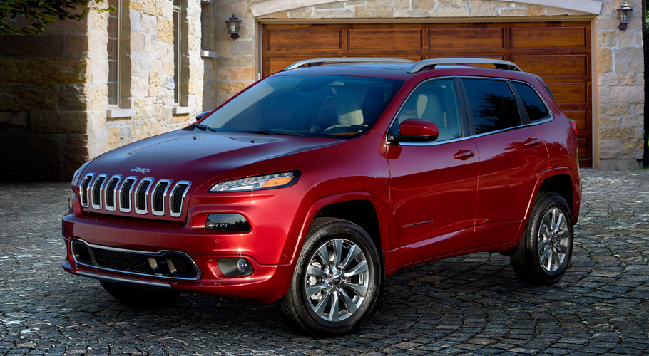 Jeep Cherokee Overland front and side view