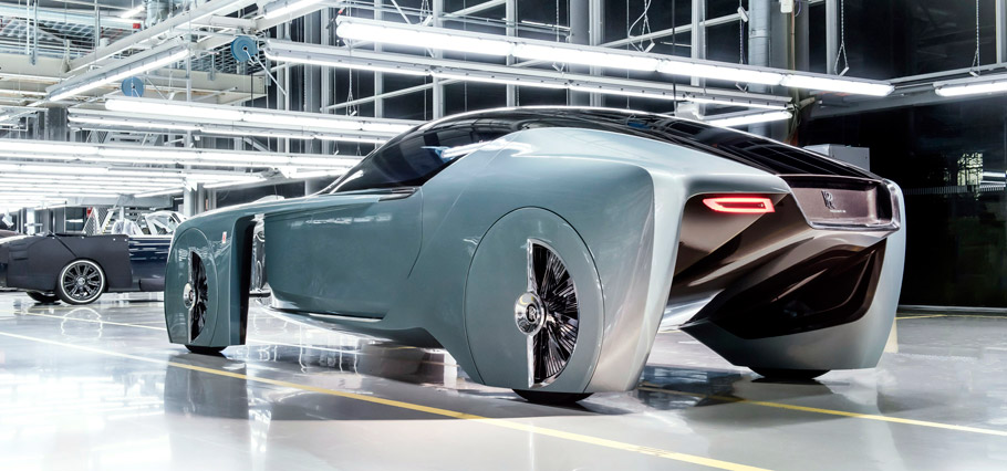 Rolls-Royce VISION NEXT 100 rear view