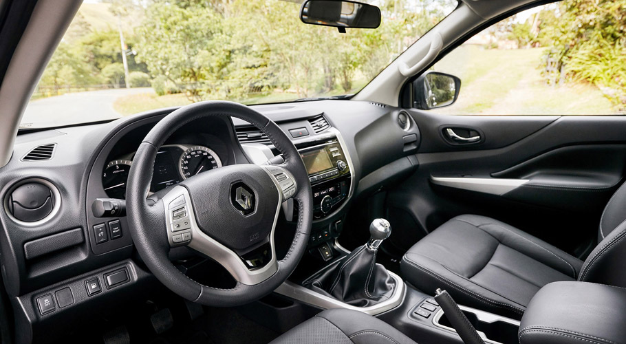 Renault ALASKAN interior