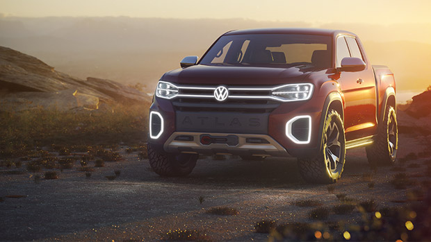 VW team showcases Atlas Tanoak Concept at the New York Show VW team showcases Atlas Tanoak Concept at the New York Show