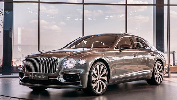 Bentley team unveils new Flying Spur at the Moscow City towers!