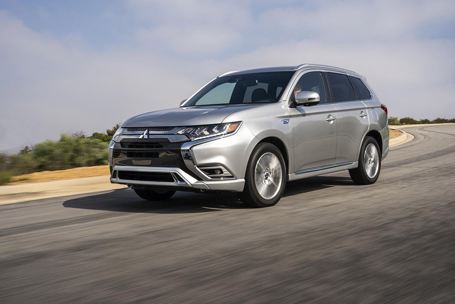 2019-Mitsubishi-Outlander-PHEV-910