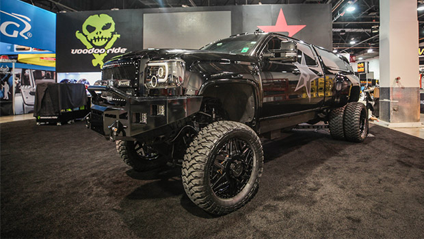 Rolling Big Power team have a look at a lucky GMC Sierra machine! Rolling Big Power team have a look at a lucky GMC Sierra machine!