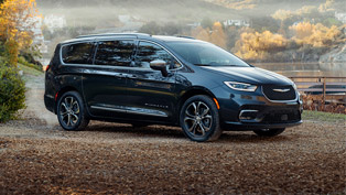 2021 Chrysler Pacifica earns the prestigious Best New Family Car award! 
