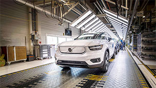 Volvo cars starts production of fully electric XC40 recharge P8