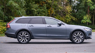 Volvo Cars sets a record in earning safety awards. Details here! 