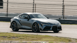 new toyota supra receives two awards at the texas auto writers association’s 2021 auto roundup.