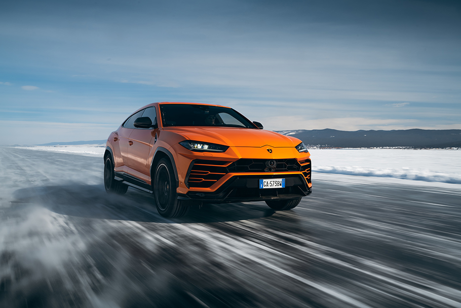 2021-Lamborghini-Urus-910