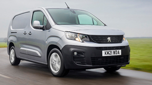 Two PEUGEOT vans take home prestigious awards. Details here! 