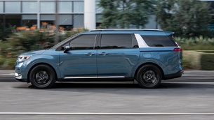 kia donates two 2022 carnival mpv for an honorable cause