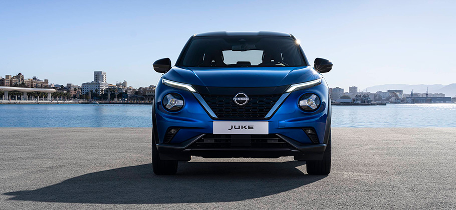 Nissan Juke Hybrid Blue - Front View