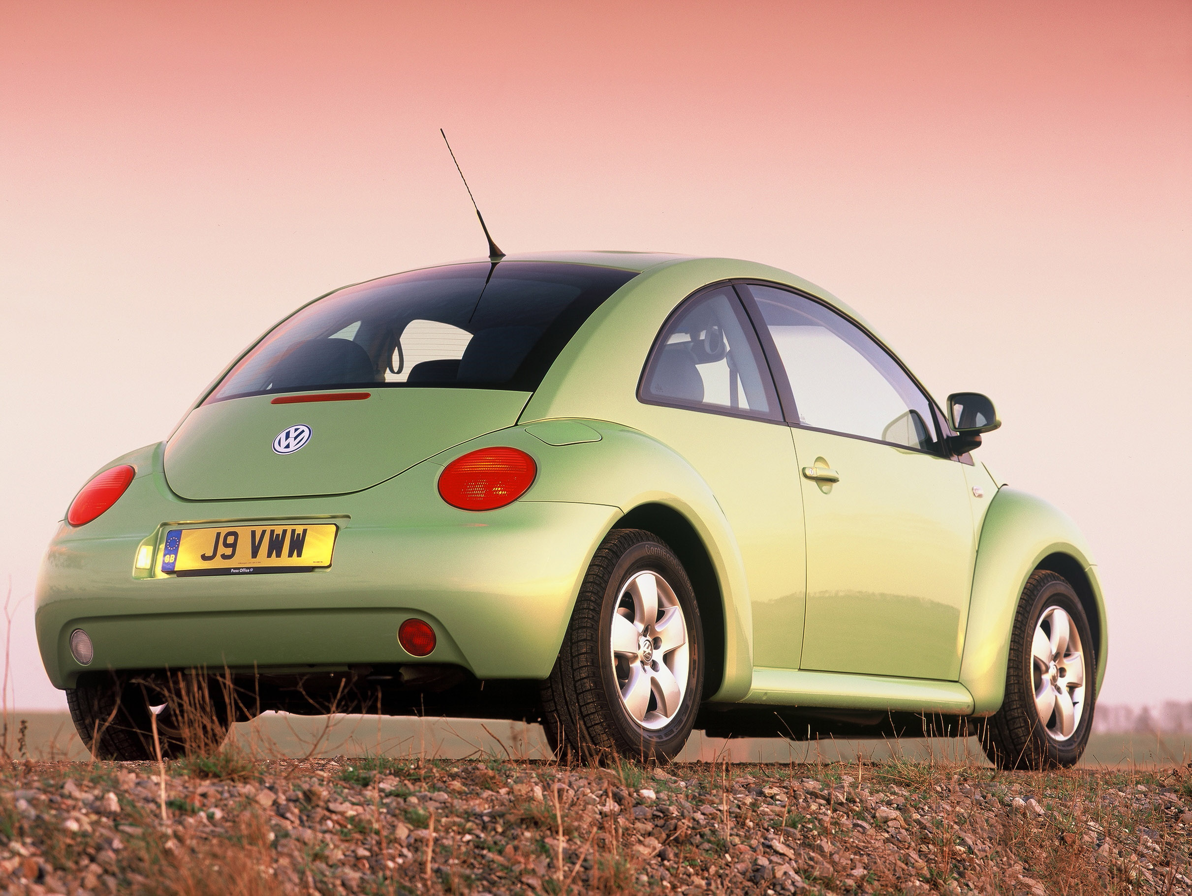 Research 2005
                  VOLKSWAGEN Beetle pictures, prices and reviews