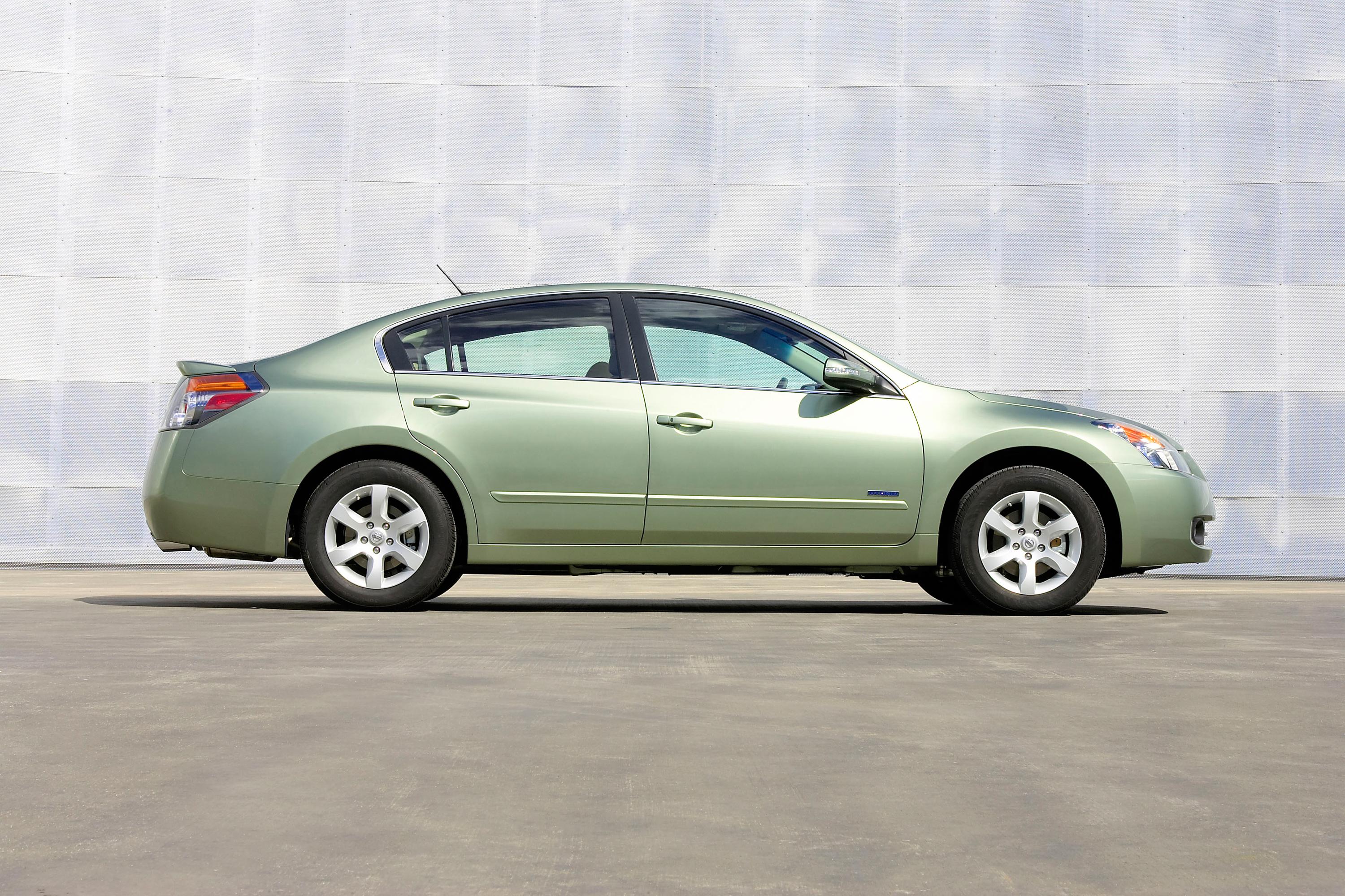 Nissan Altima Hybrid Named To Top 10 Green Cars By Kelley Blue 2008 Nissan Altima Hybrid